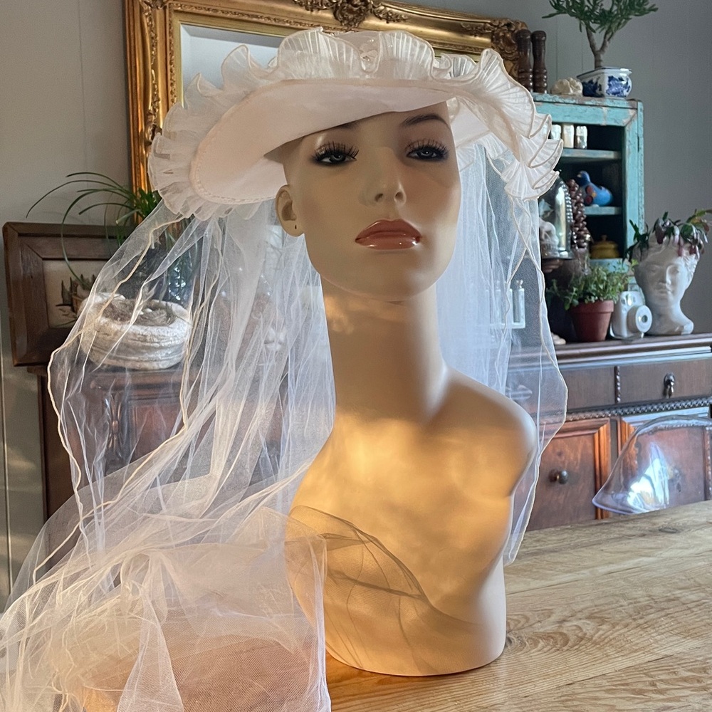 Elegant 1980’s White Bridal Hat with Veil
